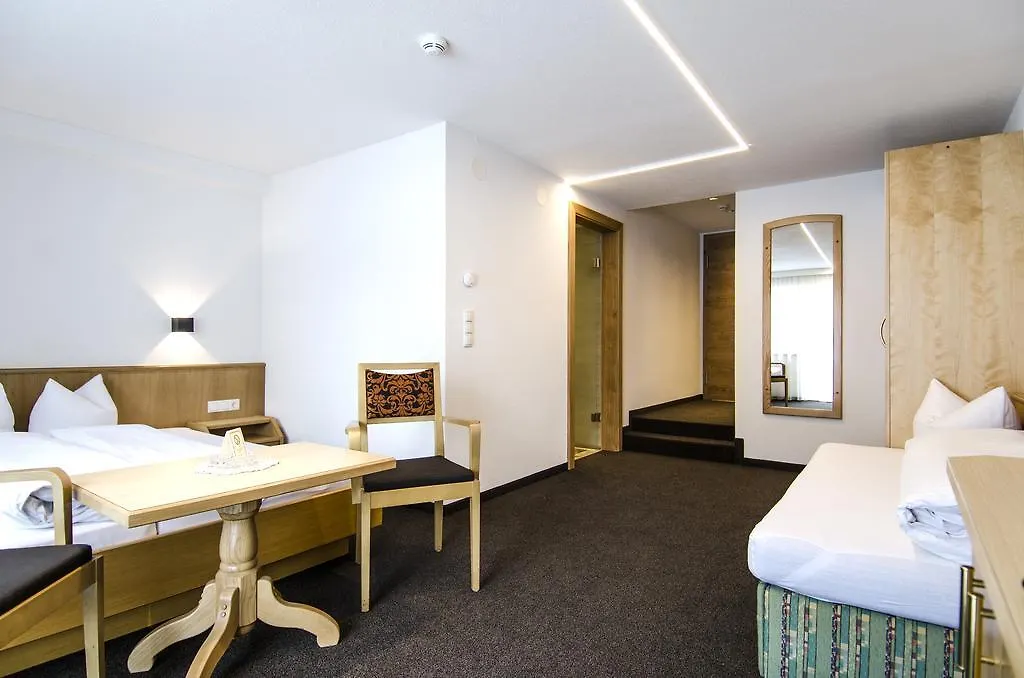 Hotel Garni Persutt Ischgl