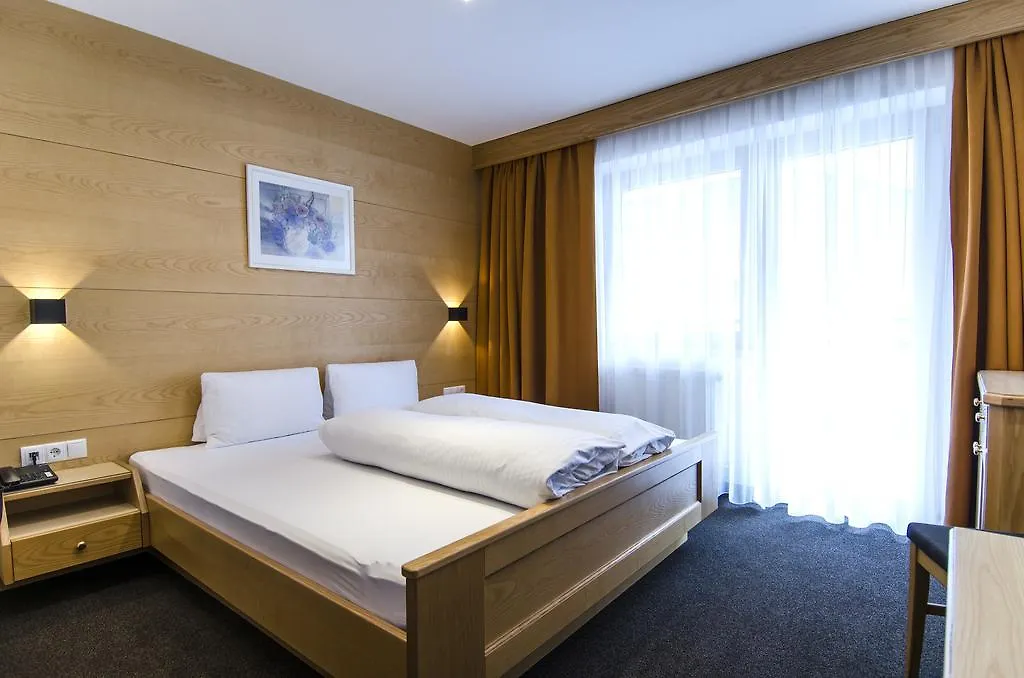 Hotel Garni Persutt Ischgl